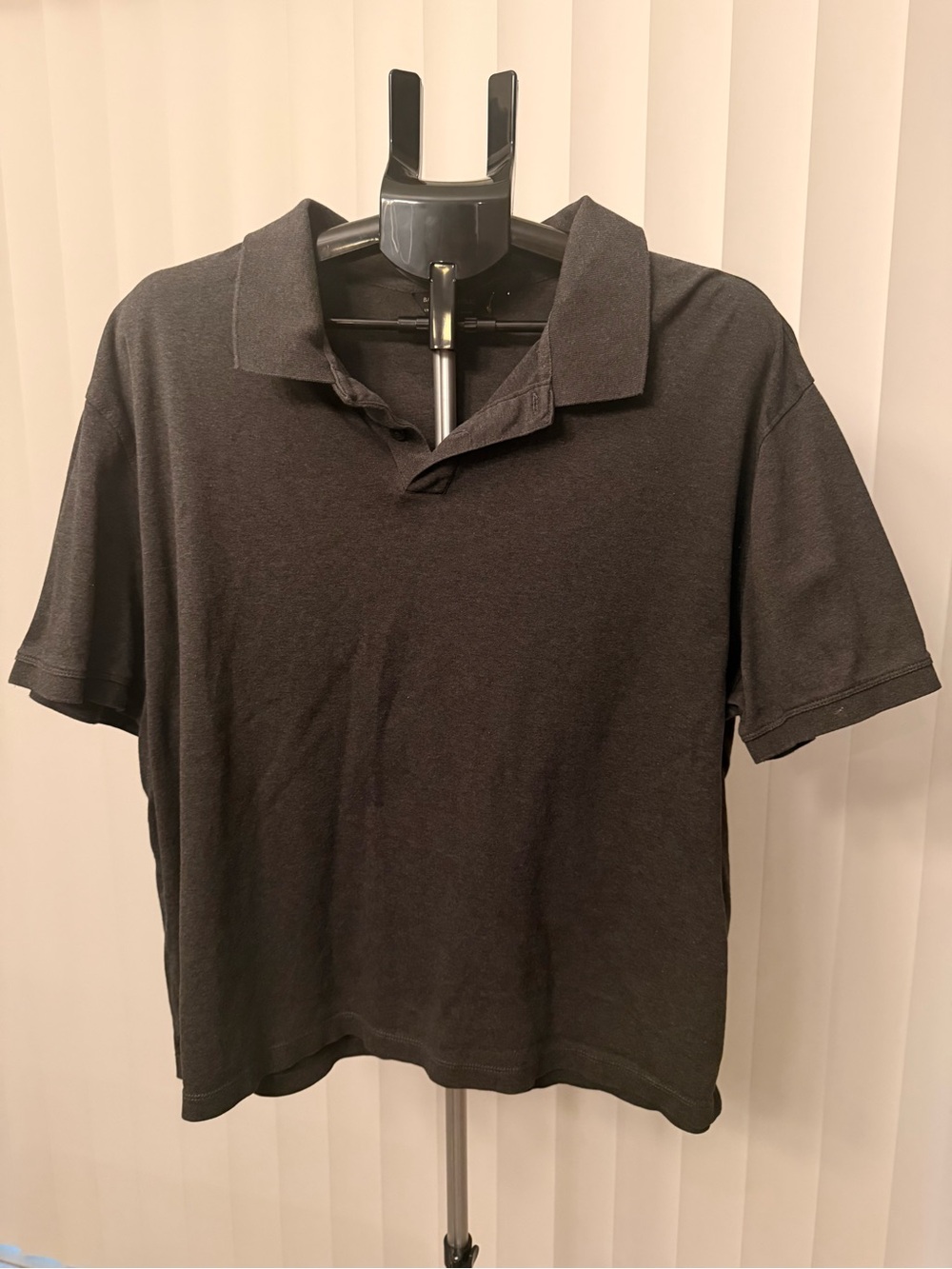 Banana Republic Classic Men's Gray Polo Shirt - Comfortable Everyday Style